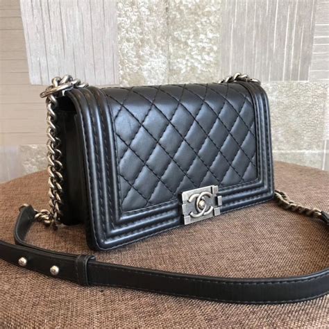 chanel medium le boy bag|chanel boy small quilted bag.